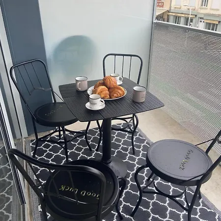 Entre Sable Et Ocean, Avec Vue